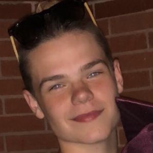 Meet your Posher, Ethan